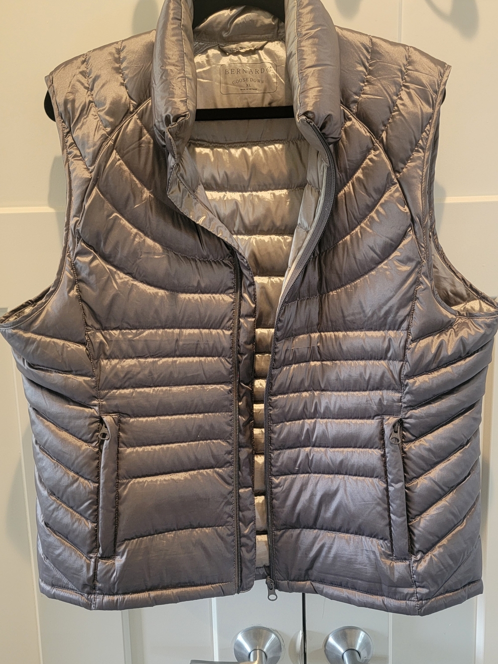 Bernardo Shimmery Silver Quilted Puffer Vest Goose DOWN XL